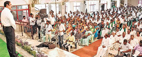 தமிழக தேர்தல் ஆணையம் நடுநிலையோடு செயல்படவில்லை﻿: அன்புமணி ராமதாஸ் குற்றச்சாட்டு﻿