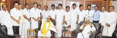 திமுக கூட்டணியில் மக்கள் தேமுதிக: கருணாநிதியுடன் சந்திரகுமார் சந்திப்பு﻿