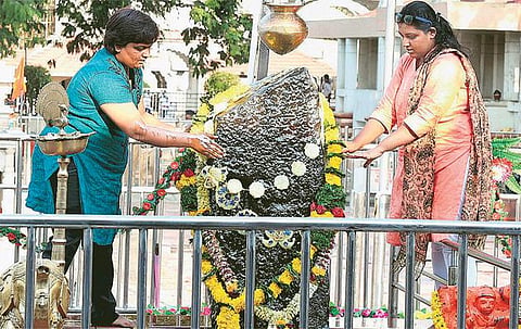 விவாதம்: பெண்கள் பிழைத்திருப்பதே குற்றமா?﻿