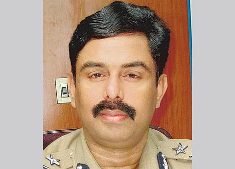 இடைநீக்கம் செய்யப்பட்ட போலீஸ் ஏடிஜிபி﻿ ஜாபர்சேட்டுக்கு மீண்டும் பணி வழங்க வேண்டும்﻿: மத்திய நிர்வாக தீர்ப்பாயம் உத்தரவு﻿