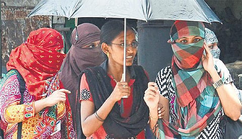 சுட்டெரிக்கும் கோடை வெயிலை சமாளிப்பது எப்படி?﻿- அரசு மருத்துவர் ஆலோசனை﻿