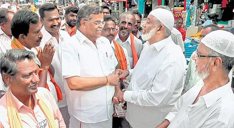 பாஜக 3-வது பெரிய கட்சியல்ல; அதிமுக, திமுகவுக்கு மாற்றுக் கட்சி﻿: காஞ்சியில் இல.கணேசன் தகவல்﻿