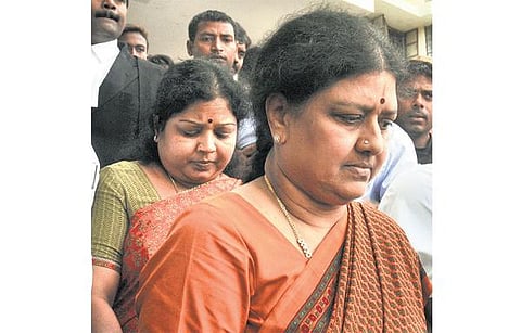 ஜெயலலிதா சொத்து குவிப்பு மேல்முறையீட்டு வழக்கில்﻿ நீதிமன்றத்தில் முரண்பட்ட தகவல்களை சசிகலா தரப்பு தெரிவிப்பது ஏன்?﻿ - கர்நாடக அரசு வழக்கறிஞர் கேள்வி