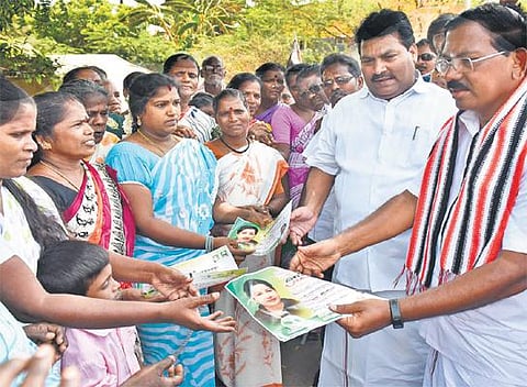 ஆவடி தொகுதியில் தீவிர பிரச்சாரத்தில் வேட்பாளர்கள்﻿: பல்வேறு வாக்குறுதிகளுடன் வலம் வருகின்றனர்