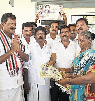 உயர்மட்ட மேம்பாலம், மருத்துவக் கல்லூரி, கூட்டு குடிநீர் திட்டம்﻿: பூந்தமல்லியில் வாக்குறுதிகளை அள்ளிவீசி வேட்பாளர்கள் தீவிர பிரச்சாரம்﻿