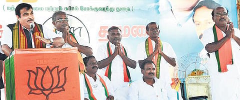 தமிழகத்தில் உள்ள 8 ஆறுகளை நீர்வழிப் பாதைகளாக மாற்ற திட்டம்﻿: மத்திய அமைச்சர் நிதின் கட்கரி தகவல்﻿