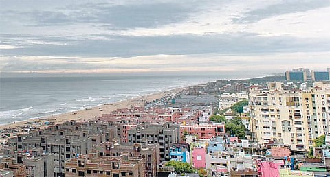 சென்னையில் கொட்டித் தீர்த்த கனமழை﻿: கோடை வெயிலில் இருந்து தப்பித்த மக்கள்﻿