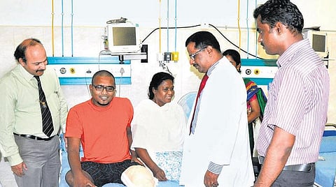6 ஆண்டுகளாக நடக்க முடியாமல் அவதிப்பட்ட இளைஞருக்கு பன்னோக்கு மருத்துவமனையில் அறுவை சிகிச்சை: இந்தியாவில் முதல்முறை சாதனை﻿
