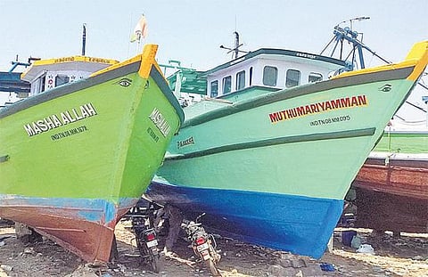 மீன்பிடித் தடைக்காலம் நிறைவு﻿: மீனவர்கள் இன்று கடலுக்குச் செல்கின்றனர்﻿ - தயார் நிலையில் விசைப்படகுகள்﻿