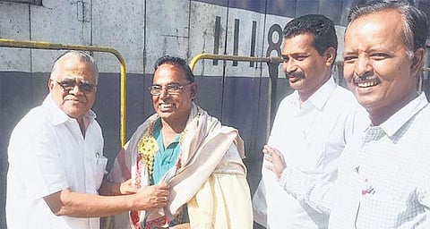 ரயில்வேயில் 26 ஆண்டுகள்﻿﻿ விபத்தின்றி பணியாற்றிய இன்ஜின் டிரைவருக்கு பாராட்டு﻿