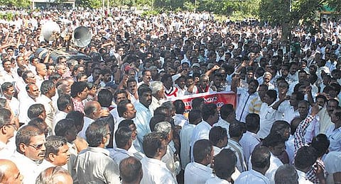 ஜூன் 11-ம் தேதி இரவு முதல்﻿ என்எல்சி ஒப்பந்தத் தொழிலாளர்கள் காலவரையற்ற வேலைநிறுத்தம்