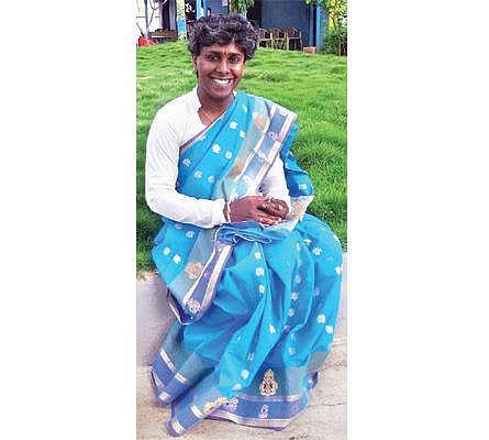 முதல் முறையாக திருநங்கைக்கு கவுரவ டாக்டர் பட்டம்﻿