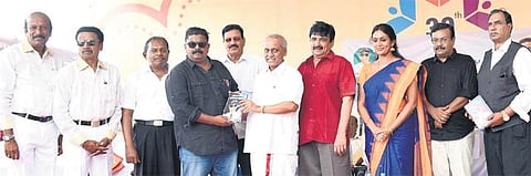 இறந்த பிறகு எழுத்தாளனை பெருமைப்படுத்தும் நியதி மாறிவருகிறது﻿: நீதிபதி வெ.ராமசுப்பிரமணியன் கருத்து﻿