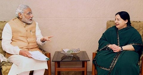 அதிகாரிகளுடன் டெல்லி செல்கிறார்﻿: பிரதமர் நரேந்திர மோடியுடன் ஜெயலலிதா இன்று சந்திப்பு﻿