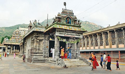 சந்தத் தமிழ் பொழியும் திருப்புகழ்﻿﻿