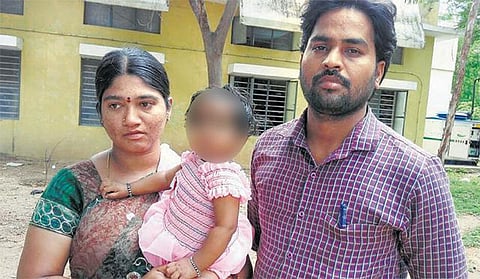 8 மாத குழந்தைக்கு நுரையீரல் பாதிப்பு: கருணைக் கொலை செய்ய மனு﻿