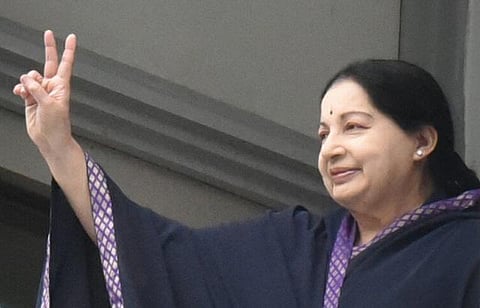 பிரியதர்ஷிணியின் படிப்பு செலவு﻿: எம்ஜிஆர் அறக்கட்டளை மூலம் வழங்க ஜெயலலிதா உத்தரவு﻿