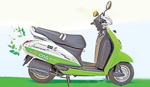 தலைநகரில் சிஎன்ஜி மோட்டார் சைக்கிள்﻿
