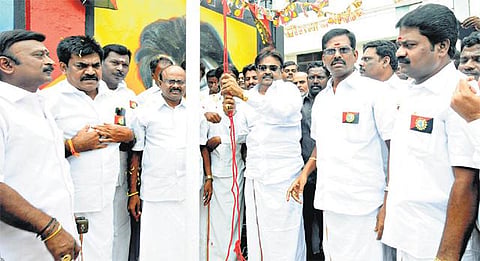 திமுகவுடன் இனி எப்போதும் கூட்டணி கிடையாது﻿: மாவட்ட செயலாளர்களிடம் மனம் திறந்த விஜயகாந்த்﻿