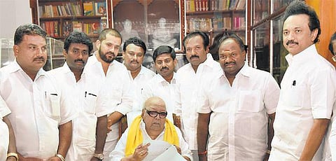 திமுகவுடன் மக்கள் தேமுதிக இணைகிறது: ஜூலை 17-ல் சேலத்தில் இணைப்பு விழா - கருணாநிதியை சந்தித்த பிறகு சந்திரகுமார் பேட்டி