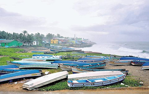 குளச்சல் துறைமுகத்தால் இழப்பா?