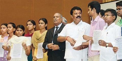 கால்நடை மருத்துவப் படிப்புக்கான பொது கலந்தாய்வு தொடங்கியது﻿: தரவரிசைப் பட்டியலில் முதல் 17 இடங்களை பிடித்த மாணவர்களுக்கு ஒதுக்கீட்டு ஆணை﻿