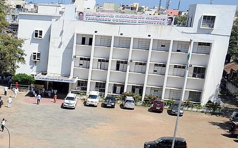புதிய தலைவர் நியமிக்கப்படாததால் காங்கிரஸில் கோஷ்டி மோதல்﻿: காமராஜர் பிறந்த நாளை கொண்டாட தனித்தனியாக அழைப்பு﻿