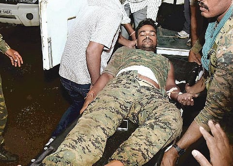பிஹாரில் நக்சல்கள் தாக்குதலில் 10 சிஆர்பிஎப் வீரர்கள் பலி﻿: மாநில அரசு சார்பில் தலா ரூ.25 லட்சம் நிவாரணம் அறிவிப்பு﻿