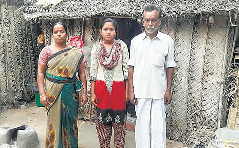 எம்பிபிஎஸ் படிக்க இடம் கிடைத்தும் பணம் இல்லாமல் தவிக்கும் மாணவி﻿: முதல்வர் கரை சேர்ப்பார் என நம்பிக்கை﻿