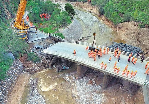 சீனாவில் கனமழைக்கு 100 பேர் பலி﻿: 72 பேரை காணவில்லை﻿