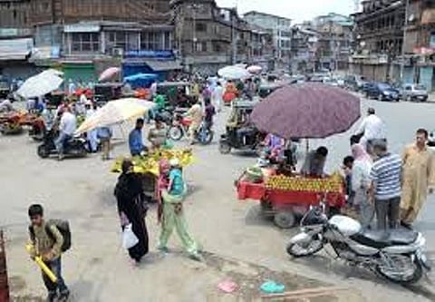 காஷ்மீரில் ஊரடங்கு தளர்வு﻿