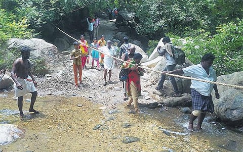 சதுரகிரி கோயிலில் ஒரே நாளில் 8 ஆயிரம் பக்தர்கள் தரிசனம்﻿