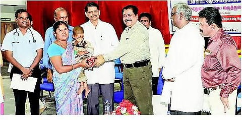 18 மாத குழந்தையை செயற்கை சுவாசம் மூலம் காப்பாற்றிய தேனி அரசு மருத்துவர்கள்﻿