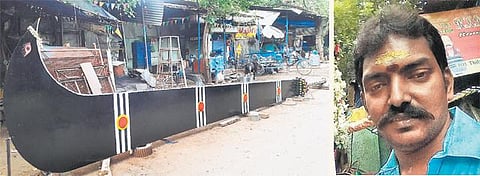 750 கிலோ எடையுள்ள 33 அடி நீள பிரம்மாண்ட அரிவாள்﻿: சதுரகிரி கோயிலுக்காக மதுரையில் தயாரிப்பு﻿