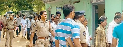 ஆந்திராவில் சிக்கிய தமிழர்களை மீட்க﻿ தமிழக அரசு சார்பில் 2 வழக்கறிஞர்கள் நியமனம்﻿