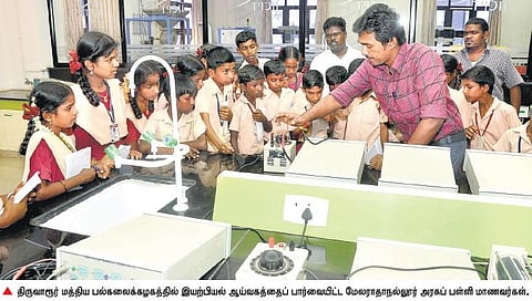 உயர் கல்வி நிறுவனங்களில் பள்ளி மாணவர்களுக்கு பயிற்சி: முன்னோடியாக திகழும் மேலராதாநல்லூர் அரசுப் பள்ளி