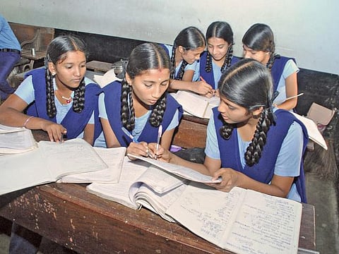 பிளஸ் 2 கணிதம், அறிவியலுக்கு நாடு முழுவதும் ஒரே பாடத்திட்டம்﻿: அடுத்த ஆண்டு முதல் அமலாகிறது﻿