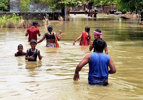 பிஹாரில் கரைபுரண்டு ஓடும் கங்கை; வெள்ள அபாயம்: முதல்வர் நிதிஷ்குமார் ஆய்வு