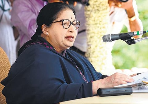 தியாகிகள் ஓய்வூதியம் ரூ.12 ஆயிரமாக உயர்வு﻿: வாரிசுகளின் குடும்ப ஓய்வூதியம், சிறப்பு ஓய்வூதியமும் உயர்த்தப்படும்﻿﻿ - சுதந்திர தின விழாவில் முதல்வர் அறிவிப்பு﻿﻿