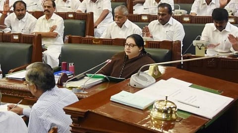 காவிரி நீர் பிரச்சினை: உச்ச நீதிமன்றத்தில் புதிய மனு தாக்கல் செய்ய முதல்வர் ஜெயலலிதா உத்தரவு