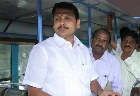 வெளிநாட்டில் வேலை வாங்கி தருவதாக இளைஞர்களிடம் பல லட்சம் மோசடி﻿﻿