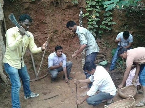 கர்நாடக நெகிழ்ச்சி: மாணவிக்காக ஒரே நாளில் கட்டப்பட்ட கழிவறை