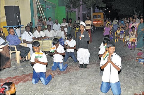 குழந்தைத் தொழிலாளர் முறையை ஒழிக்க பவுர்ணமி தினத்தில் ‘நிலா பள்ளி’﻿: கிராம மக்களிடம் விழிப்புணர்வு ஏற்படுத்தும் புதுமையான முயற்சி﻿