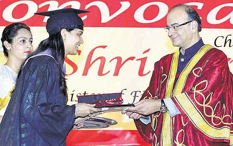 திவால் சட்டத்தை செயல்படுத்த மத்திய அரசு தீவிரம்: அதிகாரிகளுடன் ஜேட்லி ஆலோசனை﻿