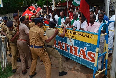 காவிரி, முல்லைப் பெரியாறு, பாலாறு மீதான﻿ தமிழகத்தின் உரிமைகளை நிலைநாட்டக் கோரி போராட்டம்