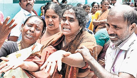 வகுப்பறைக்குள் படுகொலை செய்யப்பட்ட மாணவி சோனாலி﻿: சோகத்தில் மூழ்கியது மதுரை மானகிரி கிராமம்﻿