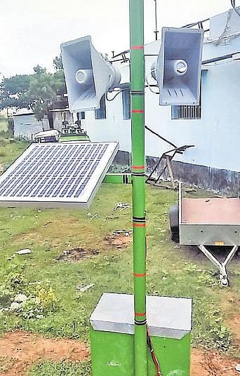 சாலை விபத்துகளை தடுக்க தானியங்கி எச்சரிக்கை கருவி﻿: தரங்கம்பாடி தன்னார்வலரின் புதிய முயற்சி