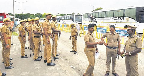 மயிலாப்பூர், சிந்தாதிரிப்பேட்டையில் ஓட்டல்கள் மீது தாக்குதல்﻿: நாம் தமிழர் கட்சியை சேர்ந்த 28 பேர் கைது﻿