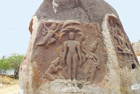 பஞ்சமந்திரம் ஓதிய பார்சுவநாதர்﻿
