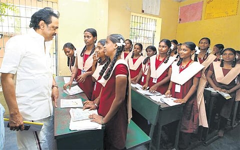 கொளத்தூர் தொகுதியில் மு.க.ஸ்டாலின் ஆய்வு﻿: மக்களிடம் கோரிக்கை மனுக்களைப் பெற்றார்﻿